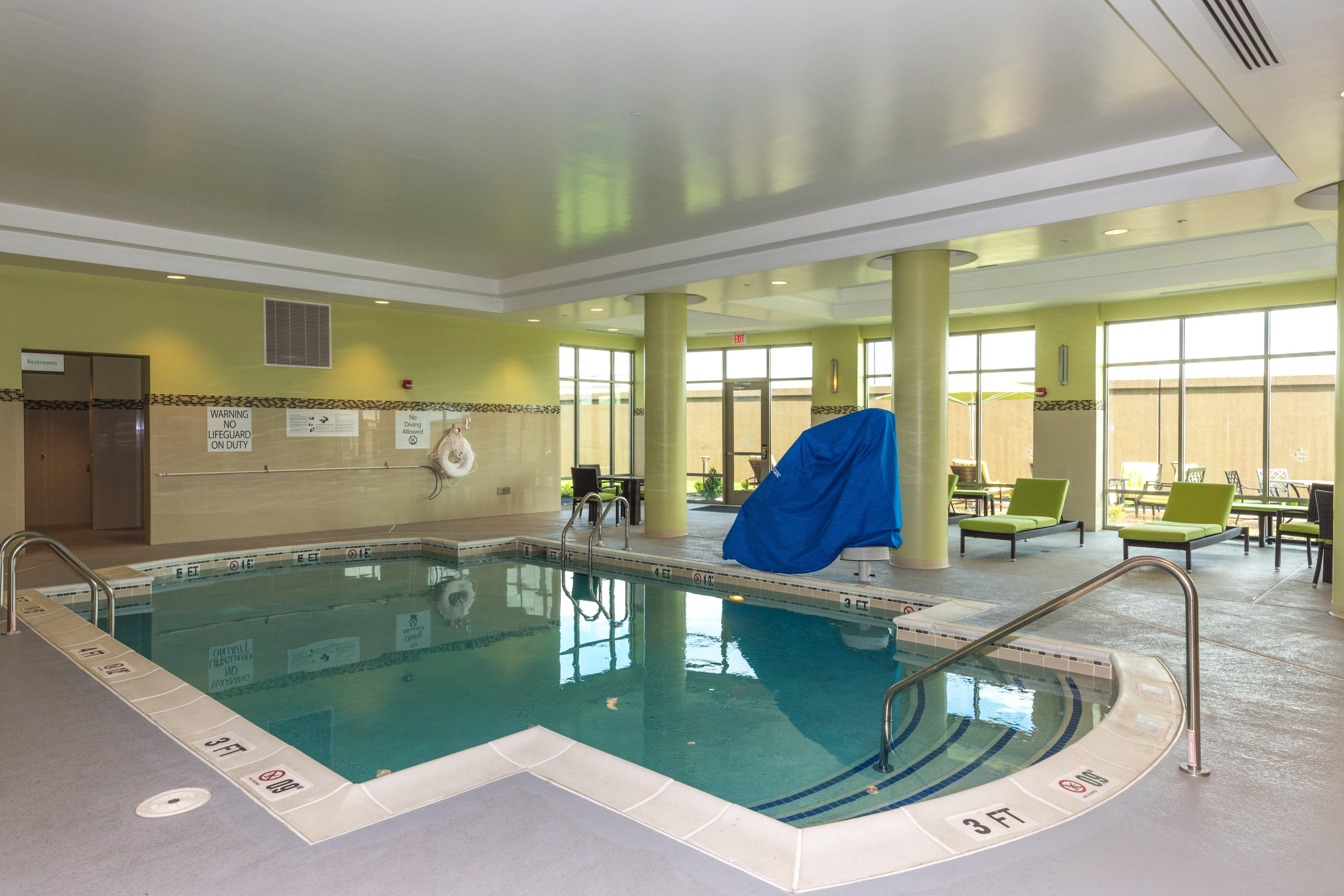 Holiday Inn Lexington - Hamburg By Ihg Екстер'єр фото